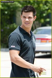 Taylor Lautner Gay Nude photos taylorlautner taylor lautner picture gallery