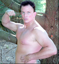 images of muscle gay hunks plog muscles men hot muscular gym jocks pumped man flexing muscle huge arms photos personals profiles gay guy short haircut clean shaven hunk